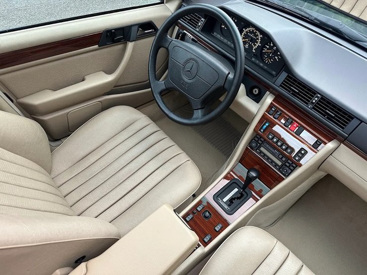 салон Мерседес W124, Mercedes-Benz W124, Мерседес E300, седан Мерседес