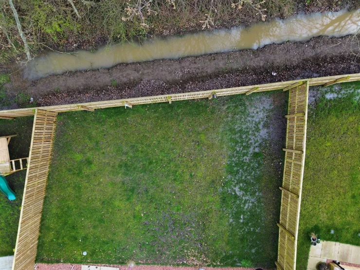 Власники купили будинок Bellway Summerville Gardens посеред болота, новобудова, житло, купівля нерухомості, обман, Велика Британія