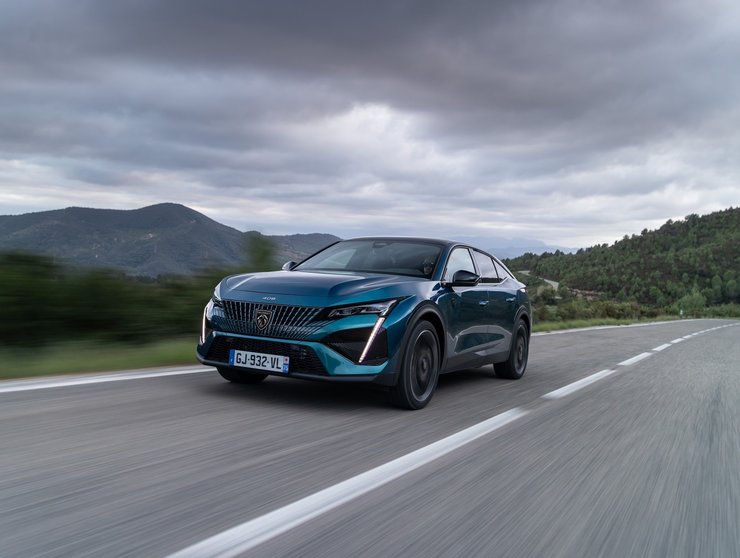 Новый Peugeot 408, Peugeot 408, Peugeot 408 2023, кроссовер Peugeot 408, купе-кроссовер Peugeot