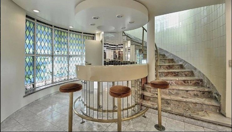 К элитной недвижимости звезды не было интереса покупателей