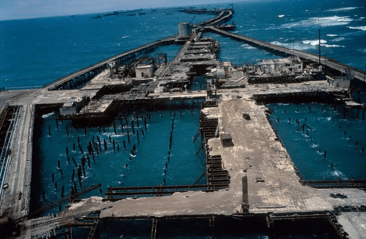 Город в море, Нефтяные Камни, город, море, поселение, нефтяная платформа, дороги, уходит под воду, нефтяная скважина