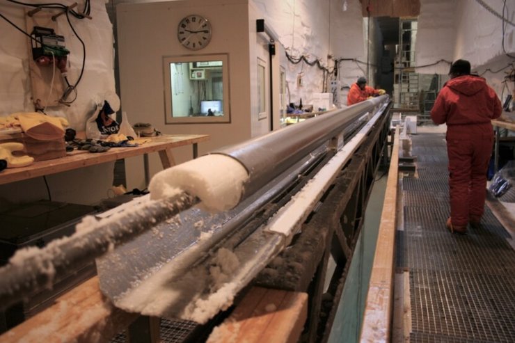 Вчені, крижані керни