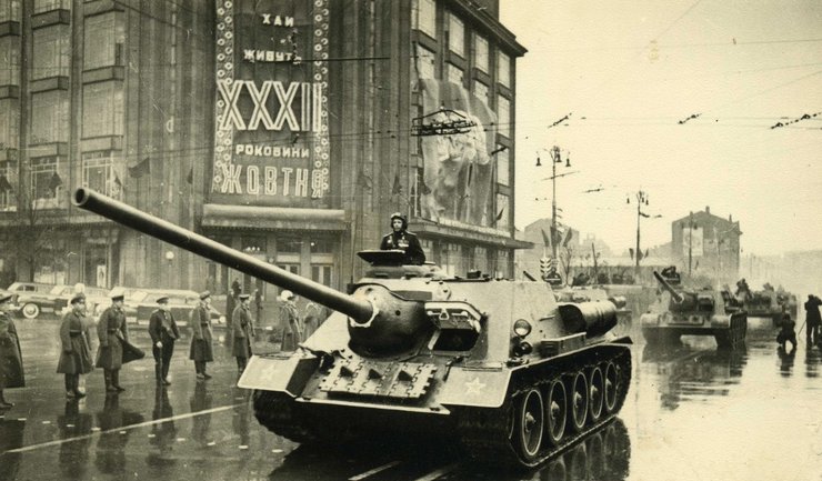 парад в киеве, ретро фото, су-100