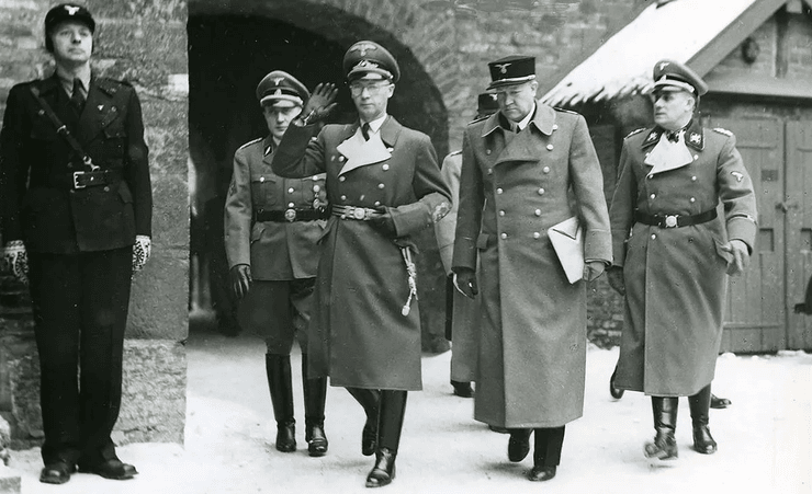 Норвежская принцесса Марта Луиза, принцесса, титул, самопровозглашенная ясновидящая, призрак генерала, видела призрака, Генерал Вильгельм Редис, немецкие солдаты, нацисты