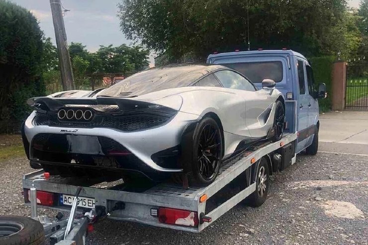 Бугатті Вейрон у Києві, суперкари України, Bugatti Veyron, Ferrari SF90 Stradale, Jaguar XJ220, Porsche carrera GT