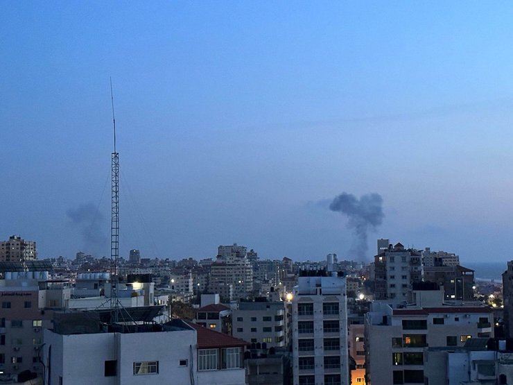 Дым от ударов по Сектору Газа