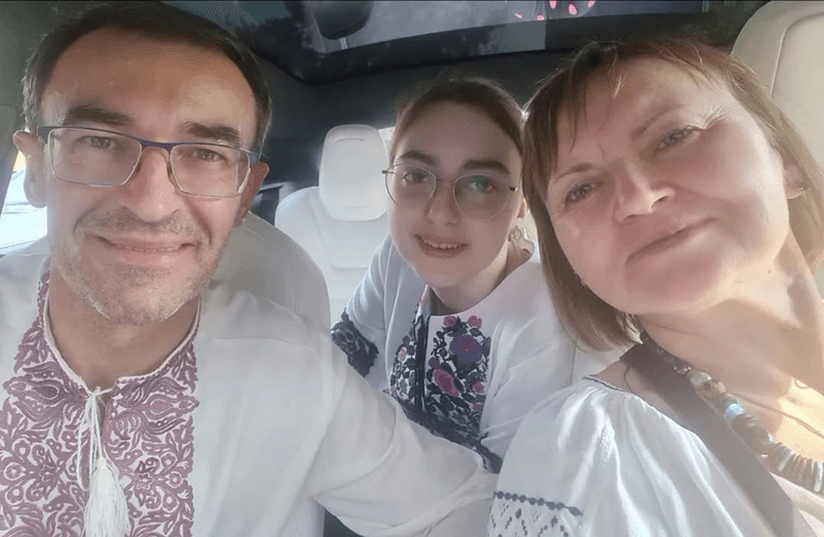 Олег Панюта с женой и дочерью