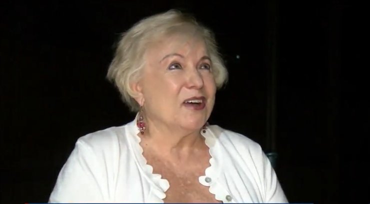 Джулия Йонковски, миллиардер