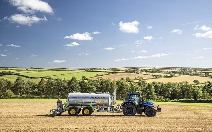 трактор метан