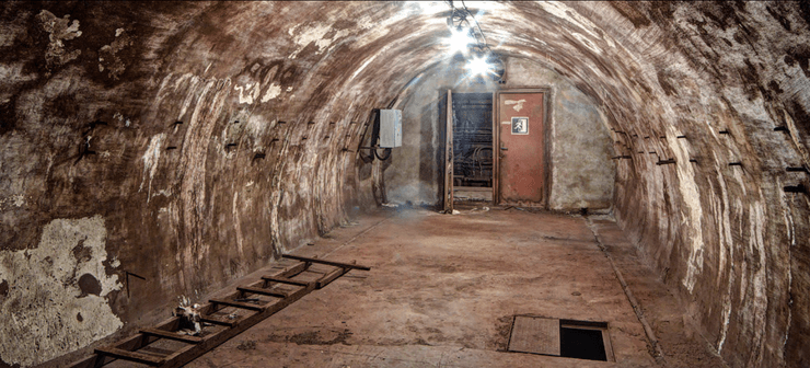 Недобудований тунель метро Києва