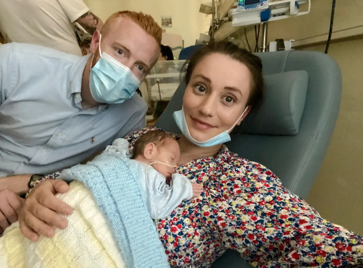 Вагітність з мінімальним проміжком у часі, пологи, передчасні пологи, народження дітей, фото, Велика Британія