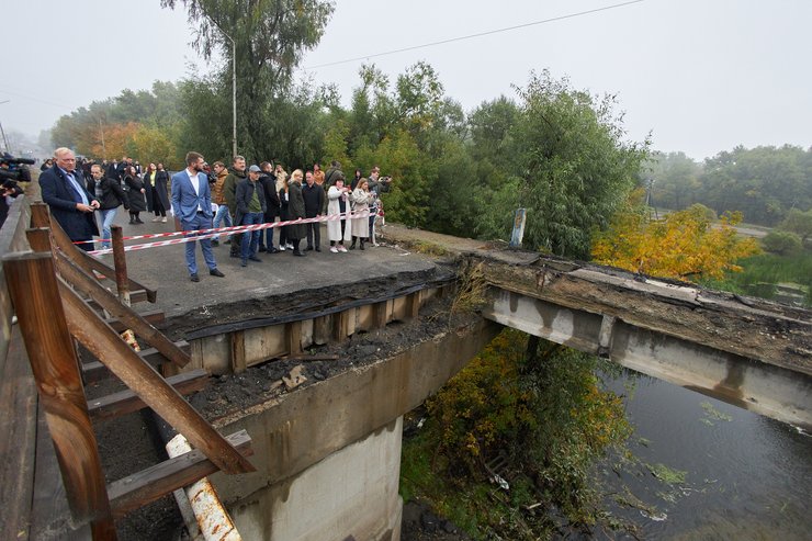 Разрушенный мост