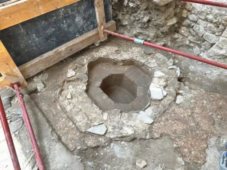 дослідники виявили баптистерій