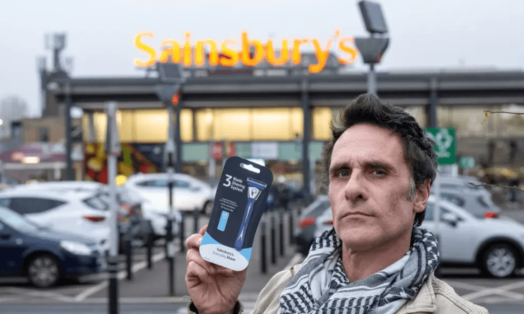 Ник Сильверторн подал в суд за некачественную бритву для бритья