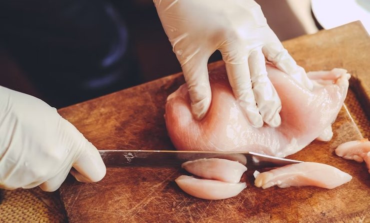 Приготовление еды, курица, мясо, приготовление, сырая еда, опасная еда, кулинарные способности, жена плохо готовит, боится есть дома, домашняя еда