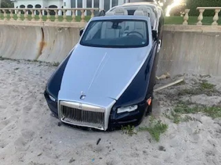 разбитый роллс-ройс, Rolls-Royce Dawn, разбитый Rolls-Royce, кабриолет Rolls-Royce, дтп роллс ройс