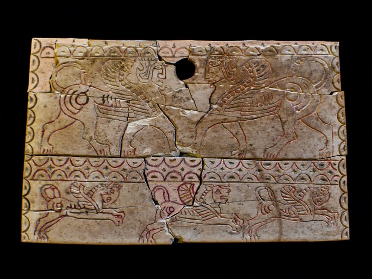 артефакты, табличка, рисунок, фото