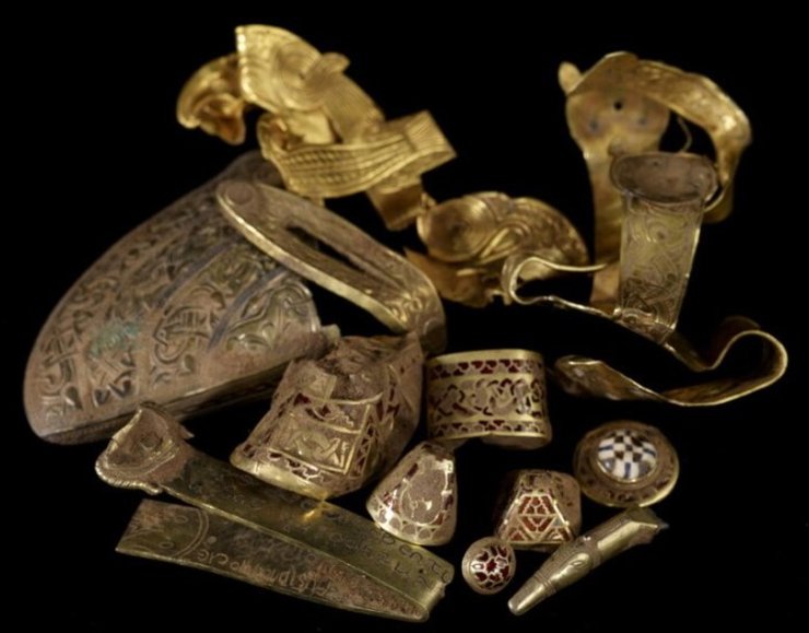 Стаффордширский клад, клад, сокровища, тайные клады, кладоискатели, расхитители гробниц