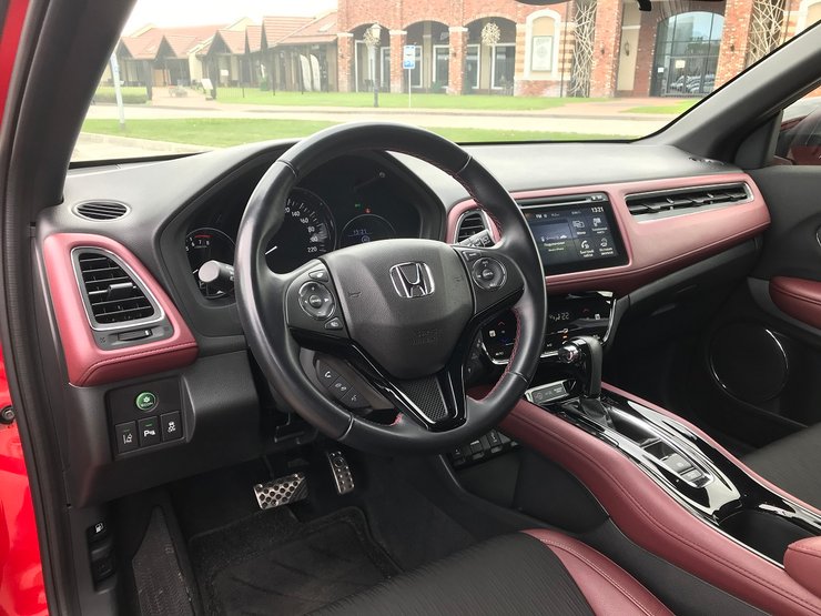 Интерьер Honda HR-V 2018-2020, салон Honda HR-V Sport, тест-драйв
