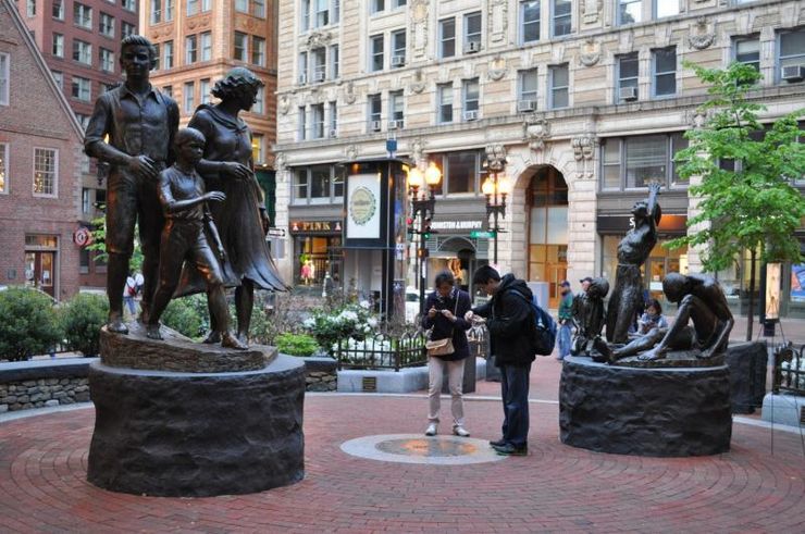 памятник ирландцам в Бостоне