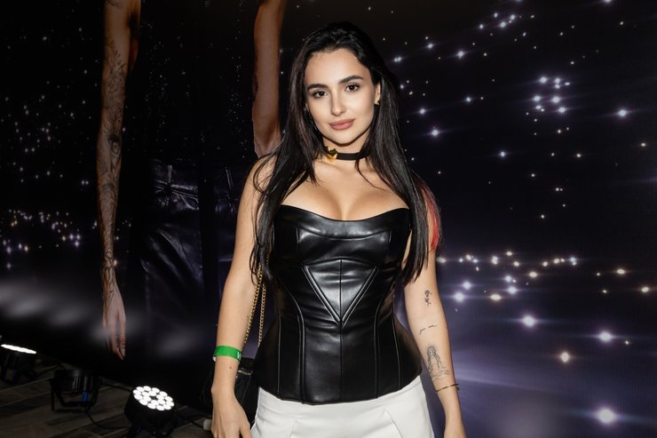 Анна Трінчер фото 2024