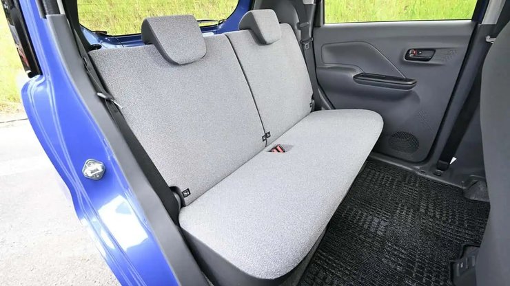 салон Suzuki e Sky
