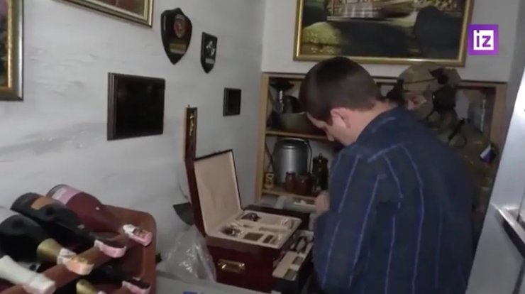 Російський пропагандист Іван Літомін показав репортаж із квартири Володимира Миколаєнка