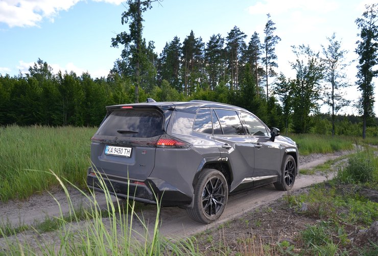 нова Toyota RAV4
