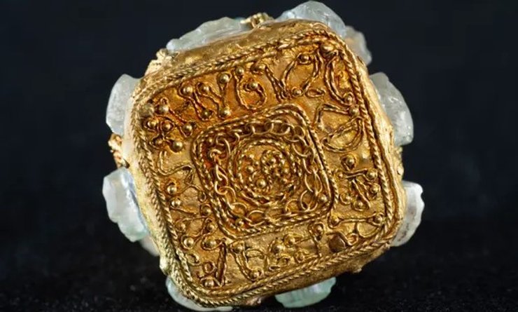 Сосуд, римский сосуд, викинги, горный хрусталь, позолома, клад Галлоуэй