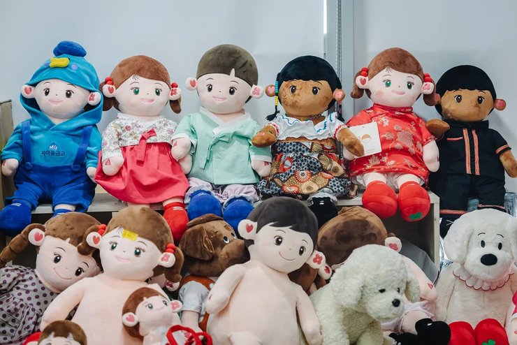 Роботизовані ляльки Hyodol