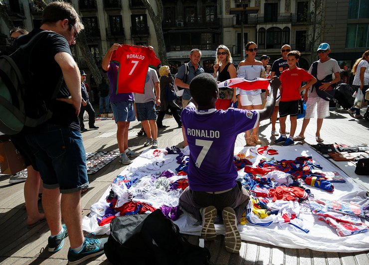 вуличний ринок, торгівля підробками