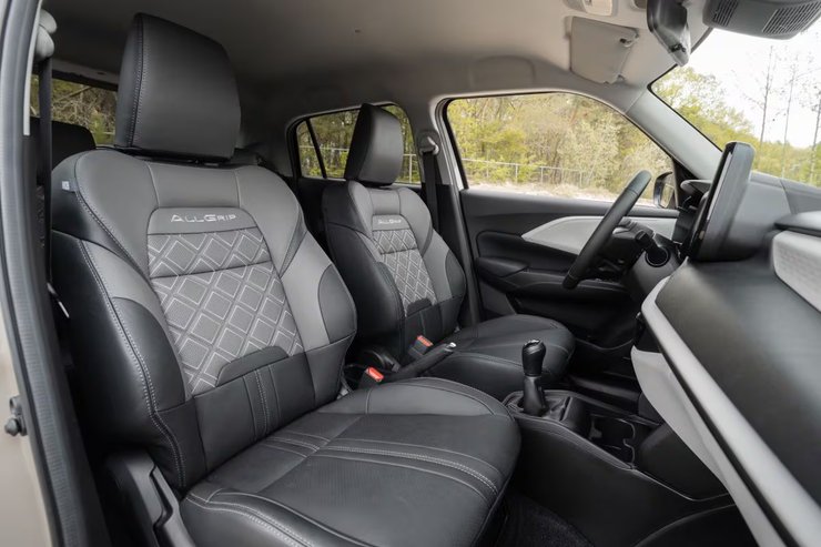 салон Suzuki Swift, новый Suzuki Swift, Suzuki Swift Allgrip, Suzuki Swift Allgrip, кроссовер Suzuki