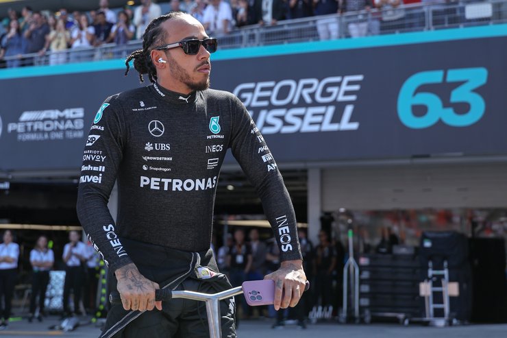 Льюис Хэмилтон