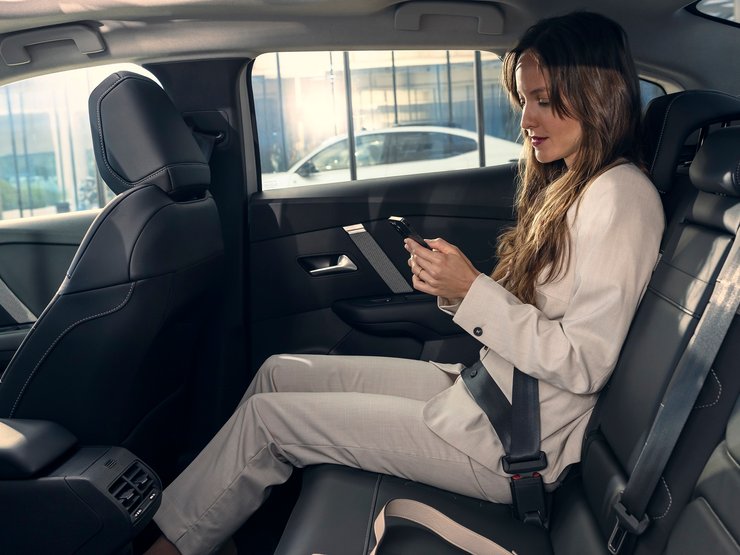 Citroen C4 X 2023, Citroen C4 X, новий Citroen C4 X, седан Citroen C4