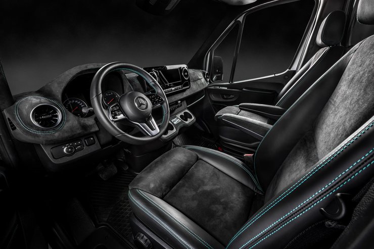 Эвакуатор Kegger Mercedes, Kegger Petronas Edition, интерьер Kegger Petronas Edition