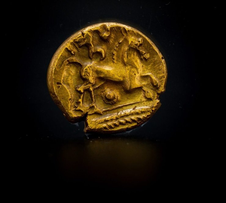 монета золото находка артефакт