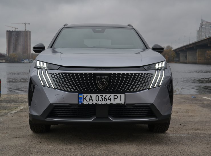 Новий Peugeot 5008