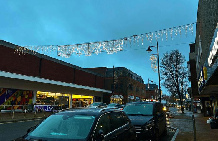 Різдвяна гірлянда, різдвяні прикраси, різдвяні вогні, святкові прикраси, прикраса міста,