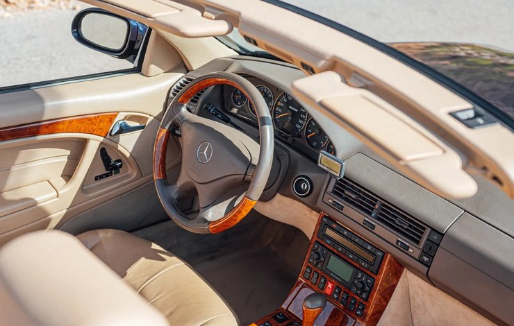 салон Mercedes SL