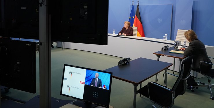 Выступление Ангелы Меркель - скриншот