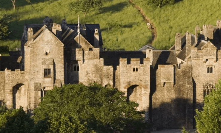 Замок Комптон в Британии, замок, крепость, укрепленная усадьба, фальшивый замок, замок в глуши, колония в США, настоящая жемчужина