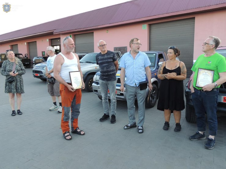 Пикапы для ВСУ, авто для ВСУ, гуманитарная помощь, авто для армии, Nissan Navara, Mitsubishi L200