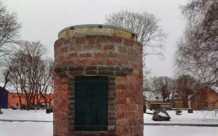 Памятник Суворову