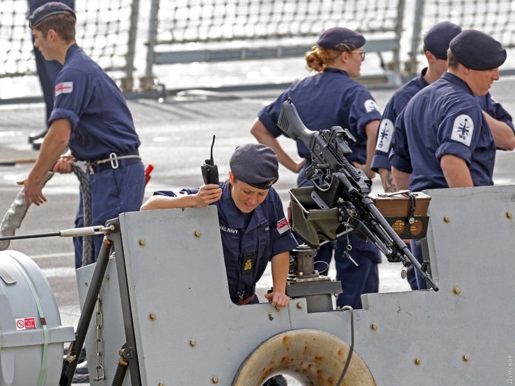 Британский эсминец Dragon