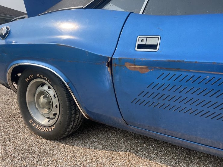 вмятина на авто, Dodge Challenger, Dodge Challenger 1972, спорткар Dodge