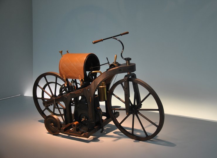 первый в мире мотоцикл