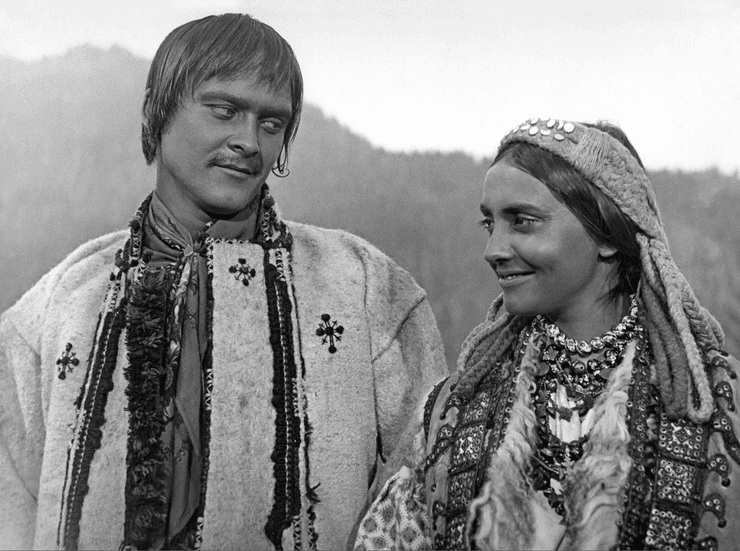 Лариса Кадочникова "Тени забытых предков"