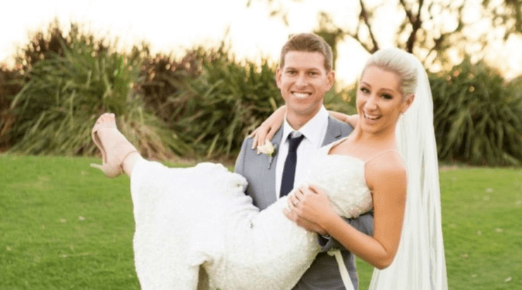 Ешлі Конвелл чоловік