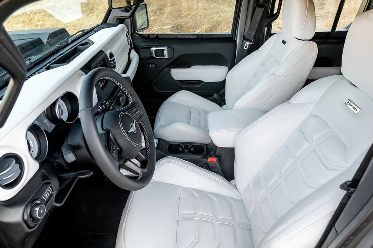 Салон Rezvani Tank