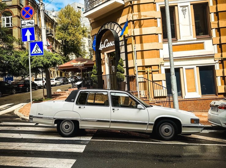 Кадиллак Флитвуд 1992 года